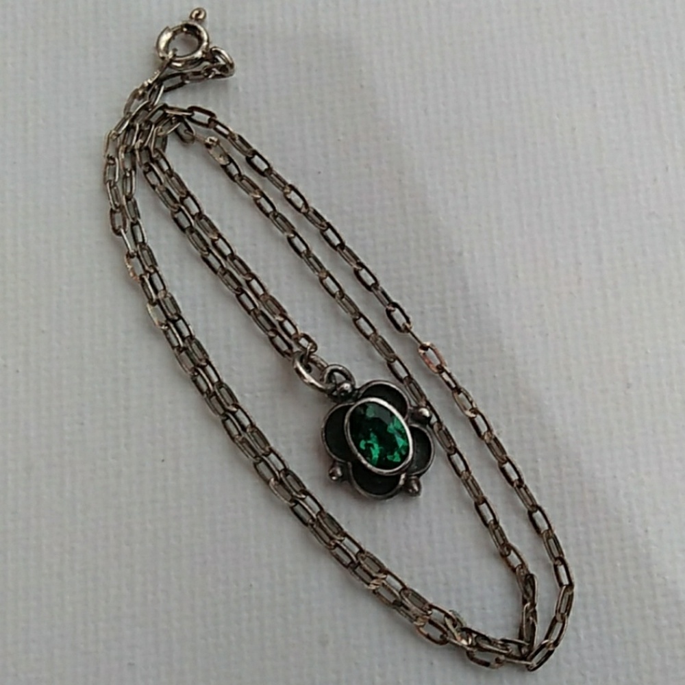*WKEND SALE* S'Western Sterling Silver Emerald Pendant Dainty Necklace VINTAGE - Picture 2 of 8